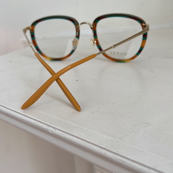 Gucci clear lens 🔥🔥🔥 - Picture 2 of 3